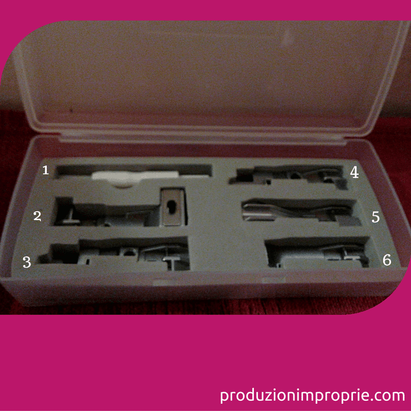 Tagliacuci Singer 14SH754 - Unboxing, recensione e l'infilatura. singer-taglia-e-cuci-piedini