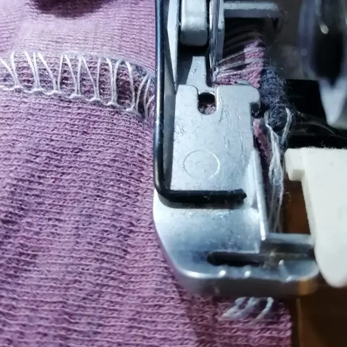 Il disagio, l'indecisione e il flatlock (poi ti spiego) tagliacici coltello alzato per cucire il punto piatto