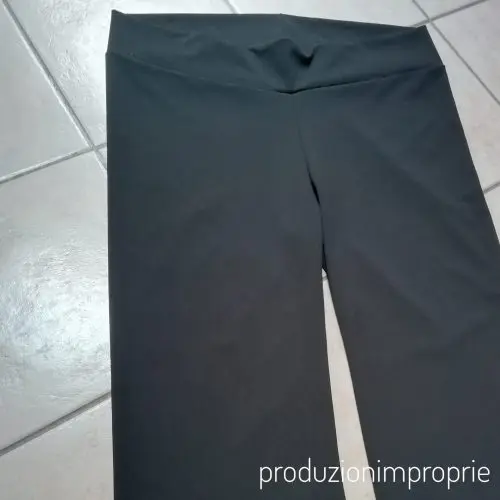 Il pantalone stanco pantalone dritto