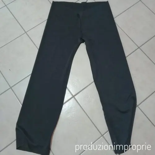 Il pantalone stanco pantalone dritto