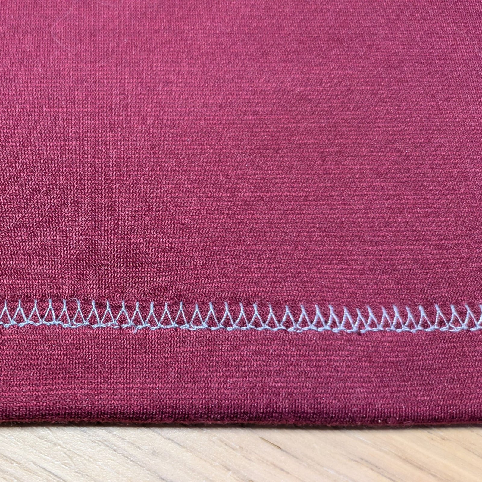 orlo con overlock fronte