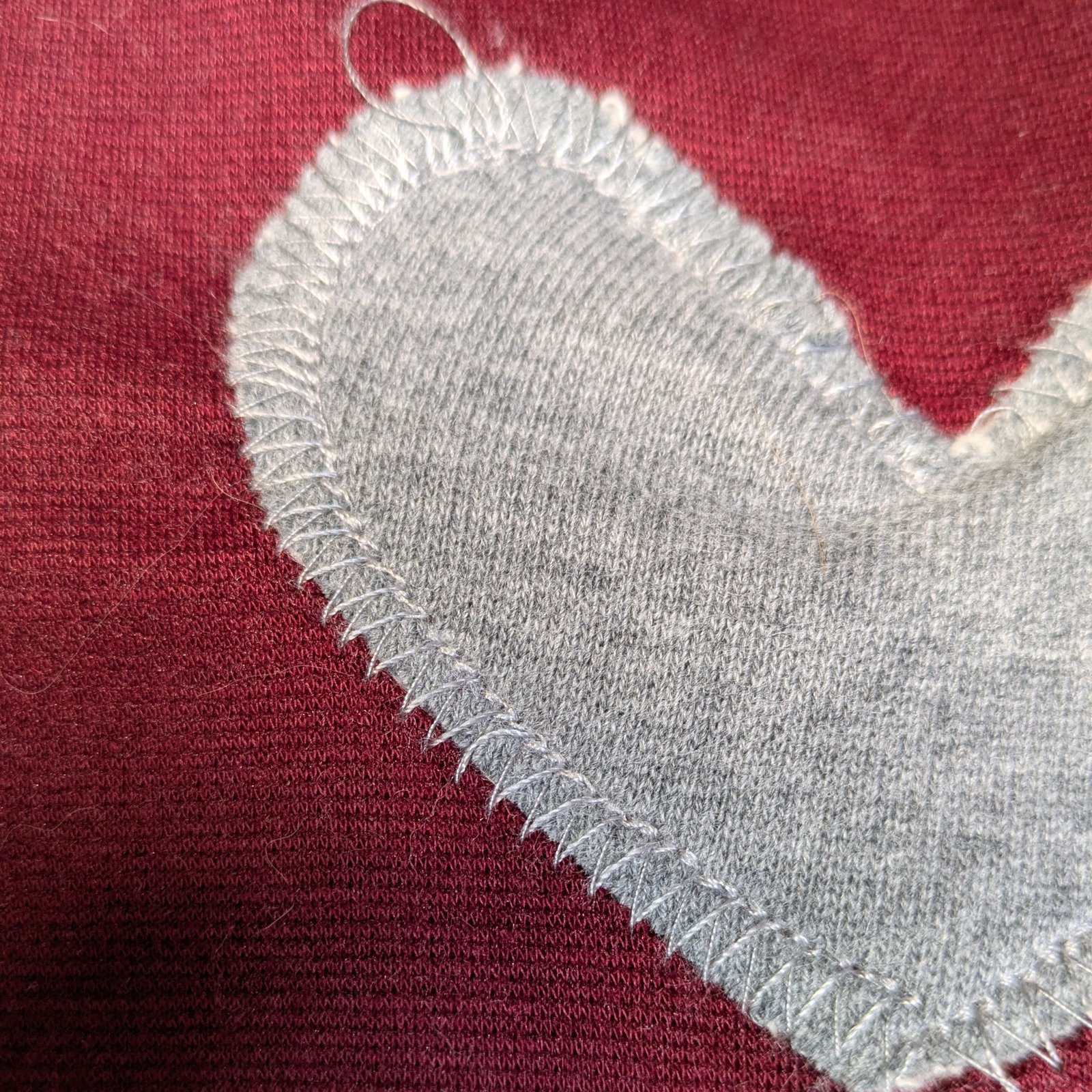 applique con overlock