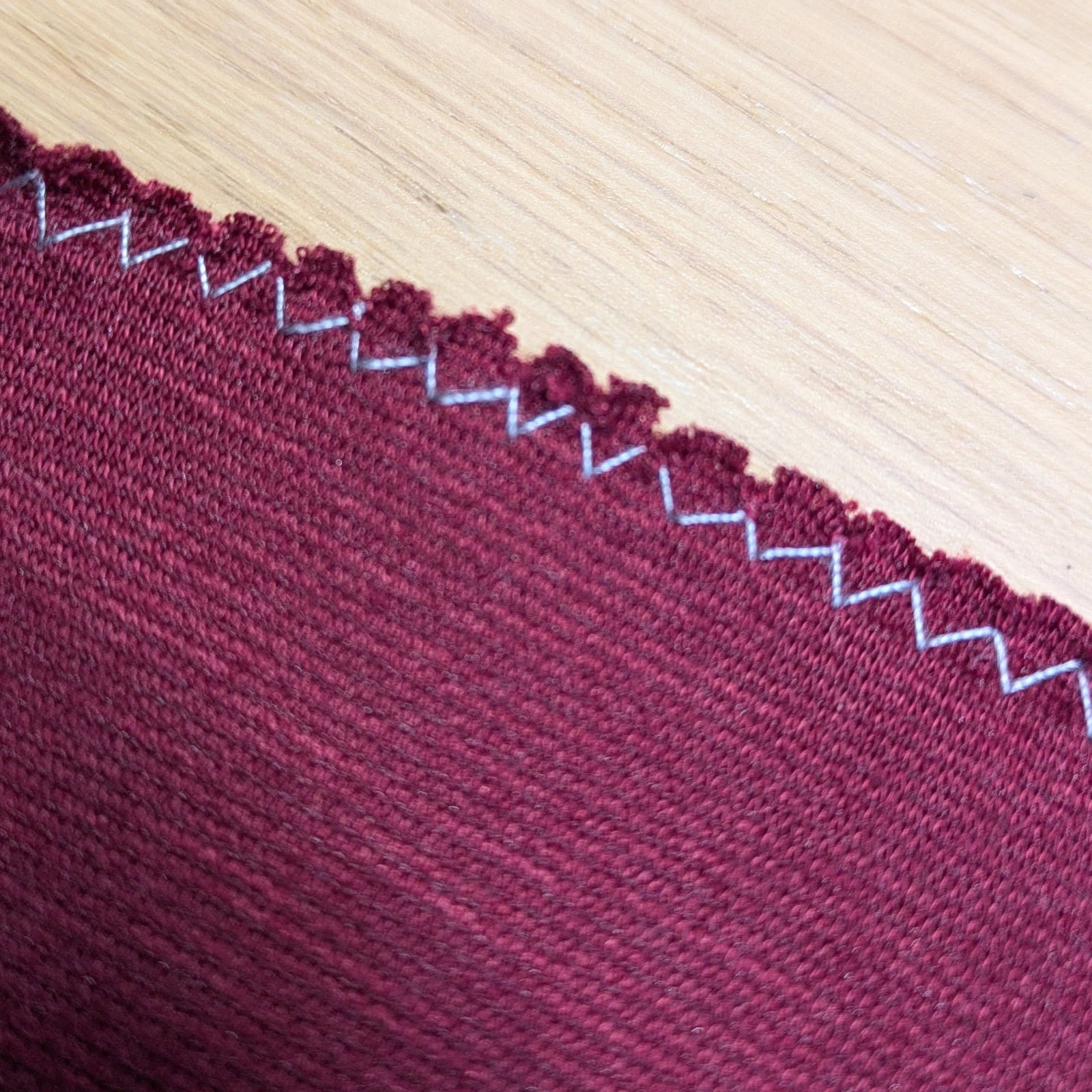 zig zag senza piedino overlock